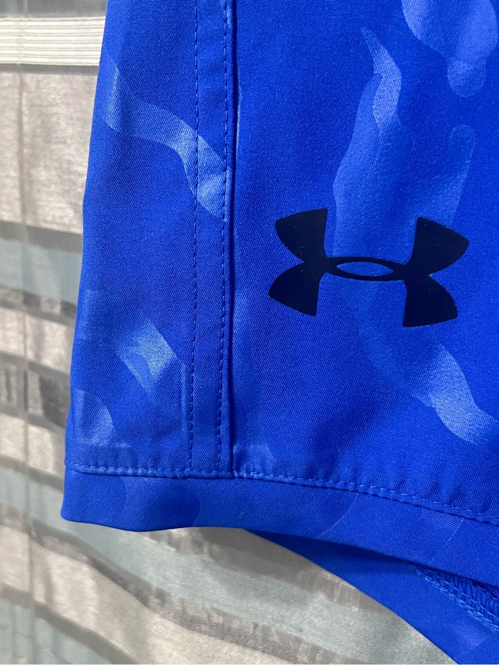 Under Armour Storm Mens Blue Loose Fit Wave Print UPF 40 Board Shorts - Picture 3 of 9